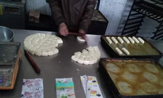 低價轉讓營業中代裝面包食品加工廠，含一年房租及食品經營資質